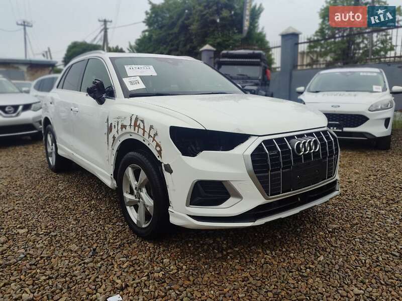 Позашляховик / Кросовер Audi Q3 2019 в Стрию