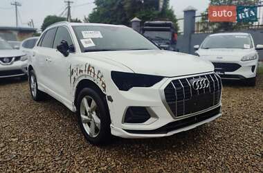 Внедорожник / Кроссовер Audi Q3 2019 в 