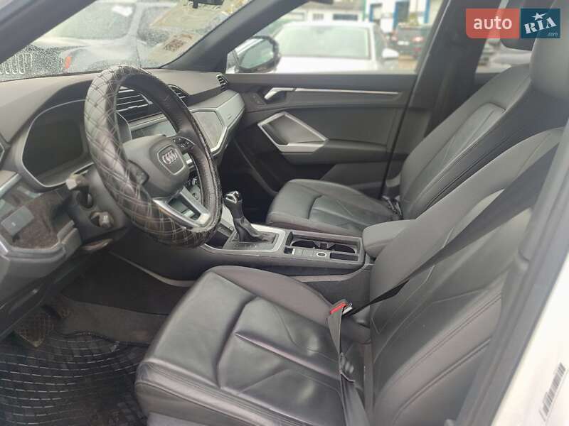 Позашляховик / Кросовер Audi Q3 2019 в Стрию