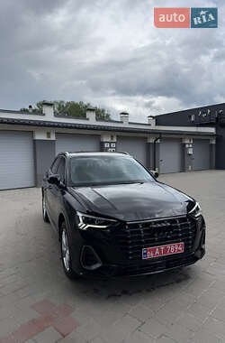 Внедорожник / Кроссовер Audi Q3 2022 в 