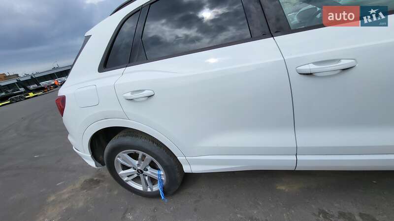 Внедорожник / Кроссовер Audi Q3 2021 в Ровно