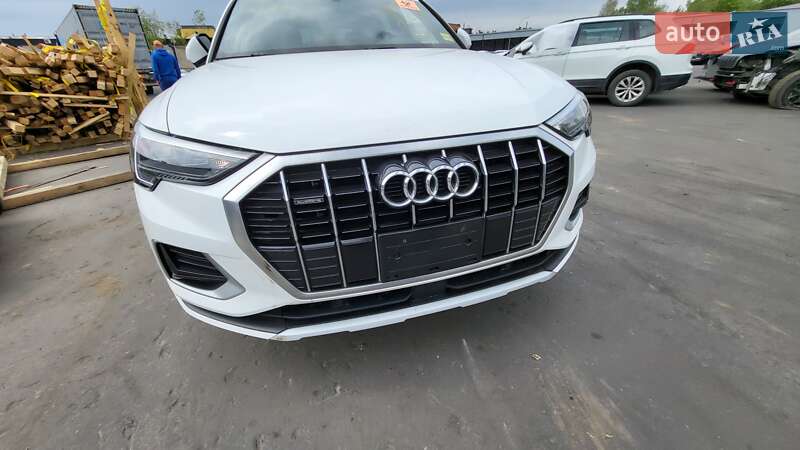 Внедорожник / Кроссовер Audi Q3 2021 в Ровно
