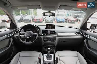 Внедорожник / Кроссовер Audi Q3 2016 в 