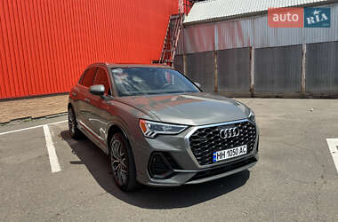 Внедорожник / Кроссовер Audi Q3 2020 в 