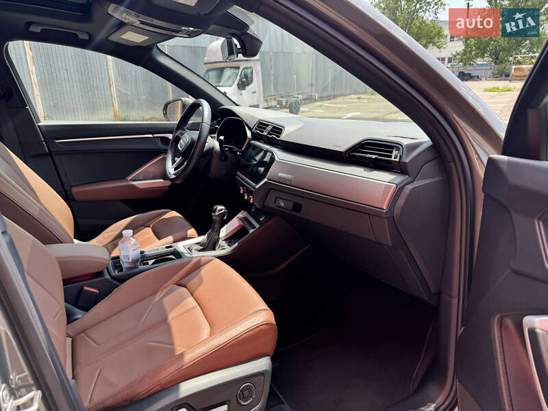 Внедорожник / Кроссовер Audi Q3 2020 в Одессе