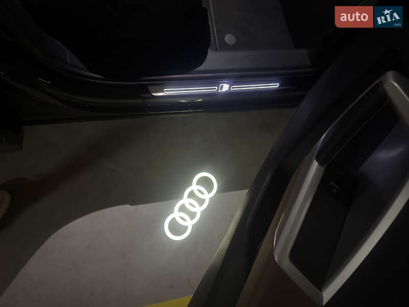 Внедорожник / Кроссовер Audi Q3 2020 в Одессе