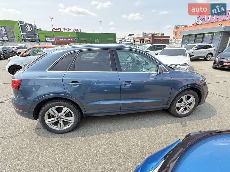 Внедорожник / Кроссовер Audi Q3 2016 в Киеве