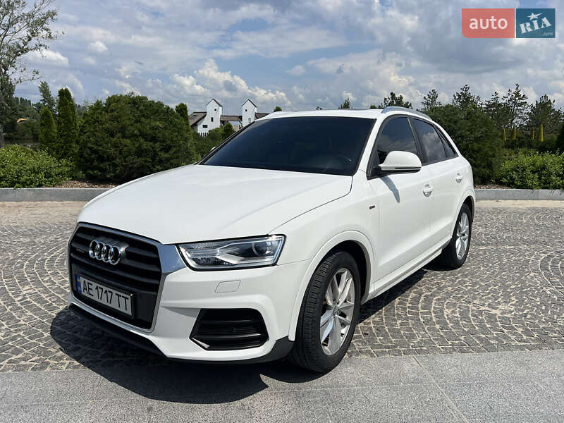 Внедорожник / Кроссовер Audi Q3 2017 в Днепре