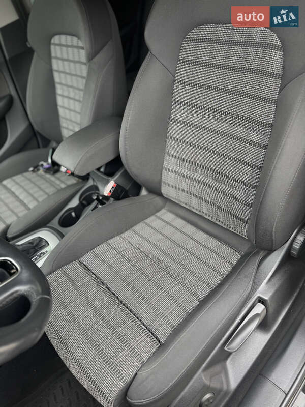 Позашляховик / Кросовер Audi Q3 2016 в Чернівцях фото 16 Позашляховик / Кросовер Audi Q3 2016 в Чернівцях