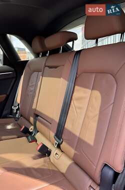 Внедорожник / Кроссовер Audi Q3 2021 в 