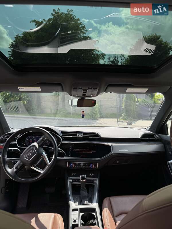 Внедорожник / Кроссовер Audi Q3 2021 в Львове