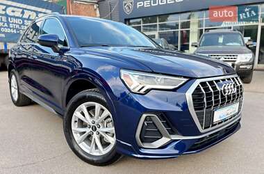 Внедорожник / Кроссовер Audi Q3 2021 в 