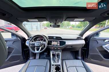 Внедорожник / Кроссовер Audi Q3 2021 в 