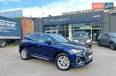 Внедорожник / Кроссовер Audi Q3 2021 в 