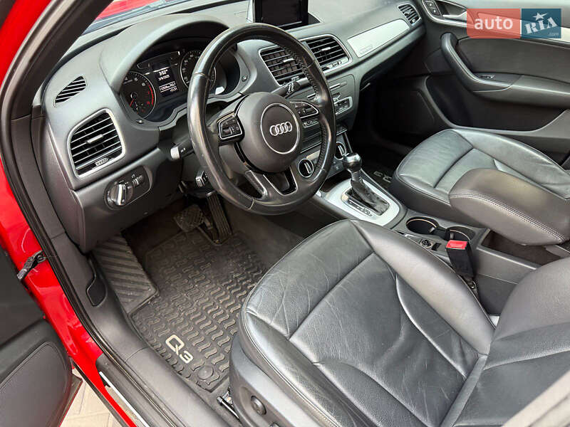 Внедорожник / Кроссовер Audi Q3 2016 в Киеве