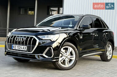 Внедорожник / Кроссовер Audi Q3 2023 в 
