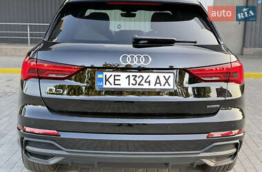 Внедорожник / Кроссовер Audi Q3 2023 в 