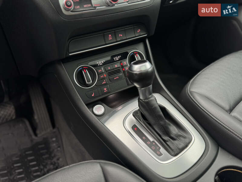 Позашляховик / Кросовер Audi Q3 2015 в Луцьку