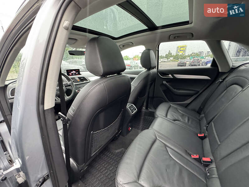 Позашляховик / Кросовер Audi Q3 2015 в Луцьку