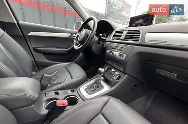 Внедорожник / Кроссовер Audi Q3 2015 в 