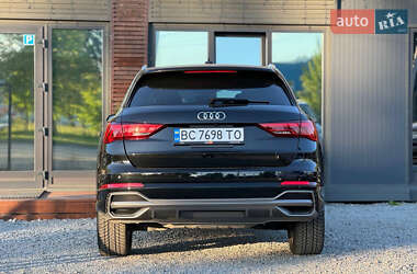 Позашляховик / Кросовер Audi Q3 2019 в 