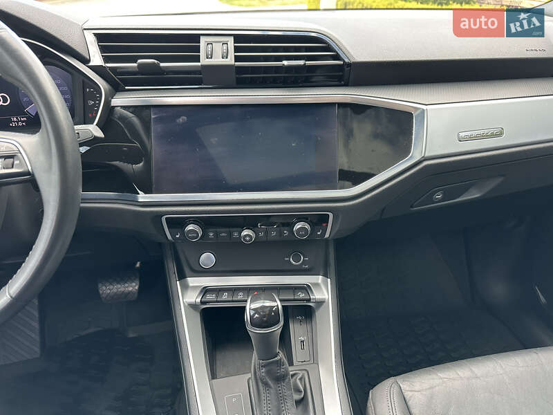 Позашляховик / Кросовер Audi Q3 2019 в Вінниці