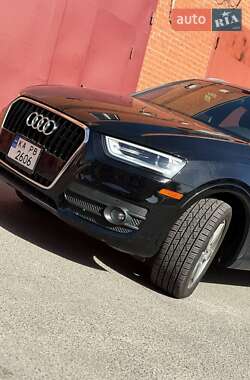 Внедорожник / Кроссовер Audi Q3 2015 в 