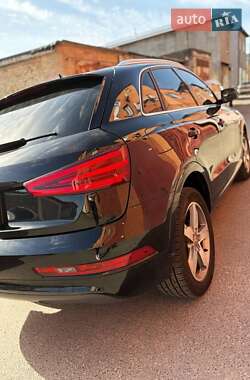 Внедорожник / Кроссовер Audi Q3 2015 в 