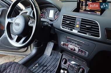 Внедорожник / Кроссовер Audi Q3 2016 в 