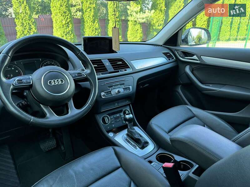 Внедорожник / Кроссовер Audi Q3 2016 в Львове