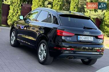 Позашляховик / Кросовер Audi Q3 2016 в 