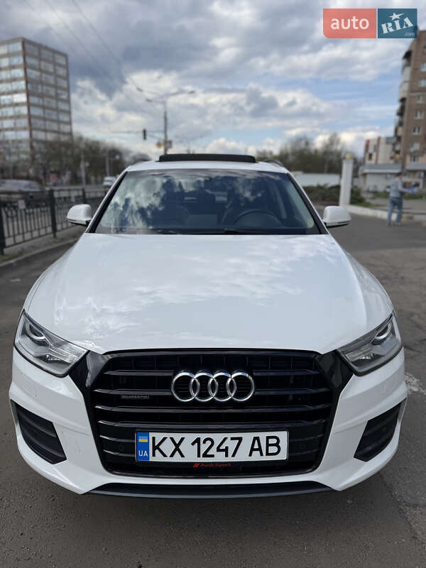 Внедорожник / Кроссовер Audi Q3 2017 в 