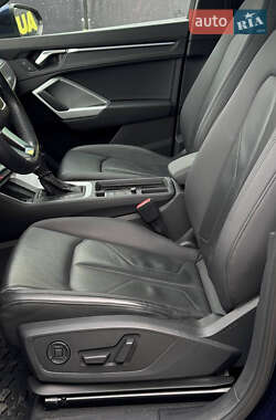 Внедорожник / Кроссовер Audi Q3 2020 в 