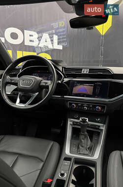Внедорожник / Кроссовер Audi Q3 2020 в 