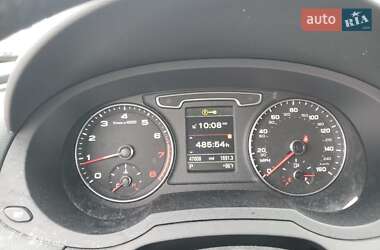Внедорожник / Кроссовер Audi Q3 2015 в 