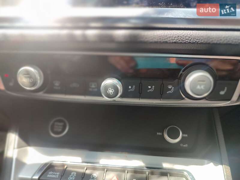 Внедорожник / Кроссовер Audi Q3 2022 в Стрые