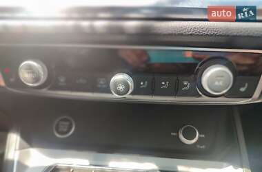 Внедорожник / Кроссовер Audi Q3 2022 в 