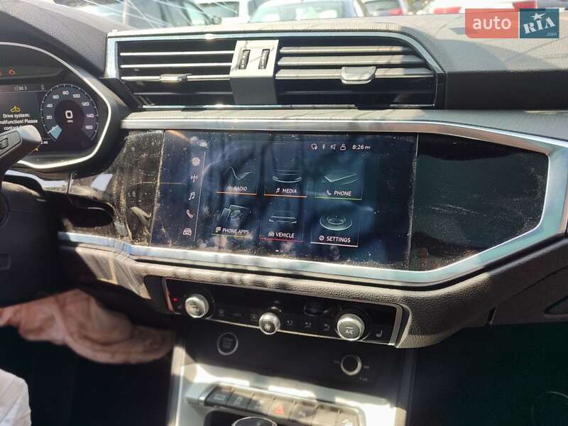 Внедорожник / Кроссовер Audi Q3 2022 в Стрые