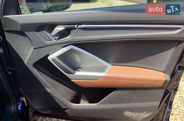 Внедорожник / Кроссовер Audi Q3 2022 в 