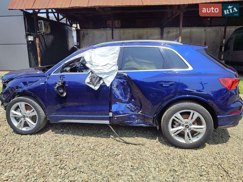 Внедорожник / Кроссовер Audi Q3 2022 в Стрые