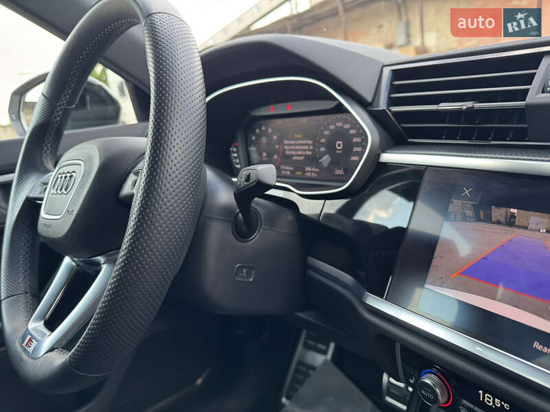 Внедорожник / Кроссовер Audi Q3 2021 в Одессе
