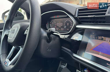 Внедорожник / Кроссовер Audi Q3 2021 в 
