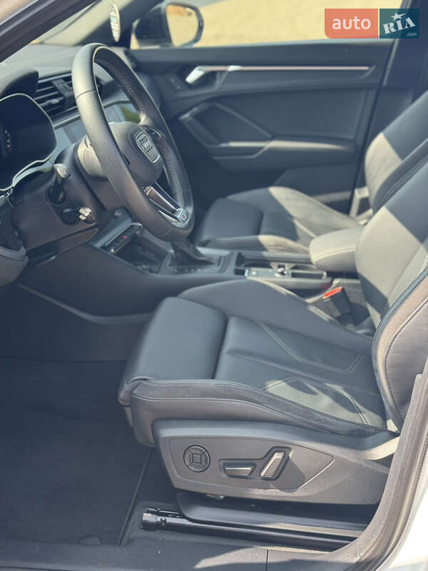 Внедорожник / Кроссовер Audi Q3 2021 в Одессе