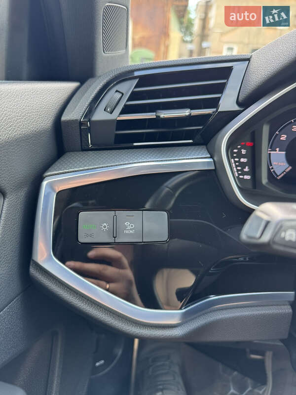 Внедорожник / Кроссовер Audi Q3 2021 в Одессе