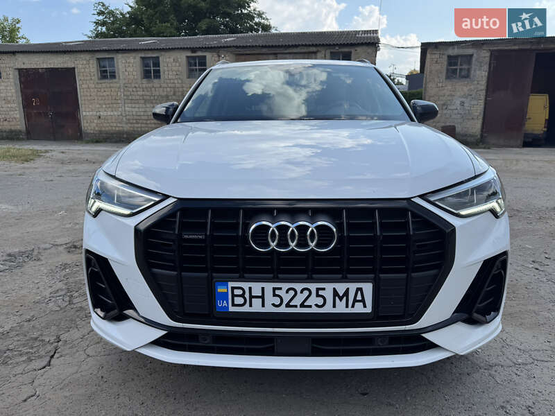 Внедорожник / Кроссовер Audi Q3 2021 в Одессе