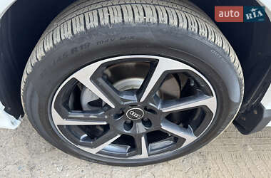 Внедорожник / Кроссовер Audi Q3 2021 в 