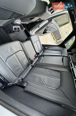 Внедорожник / Кроссовер Audi Q3 2021 в 
