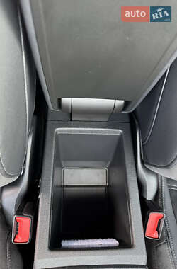 Внедорожник / Кроссовер Audi Q3 2021 в 