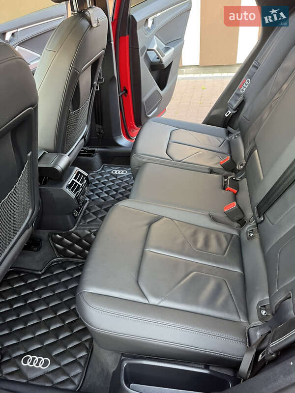 Позашляховик / Кросовер Audi Q3 2021 в Івано-Франківську