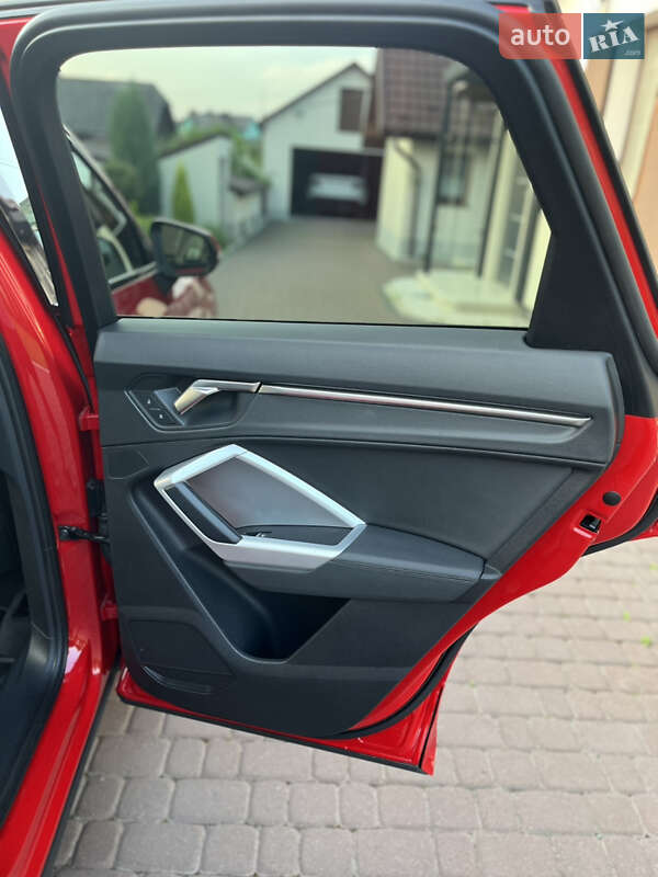 Позашляховик / Кросовер Audi Q3 2021 в Івано-Франківську